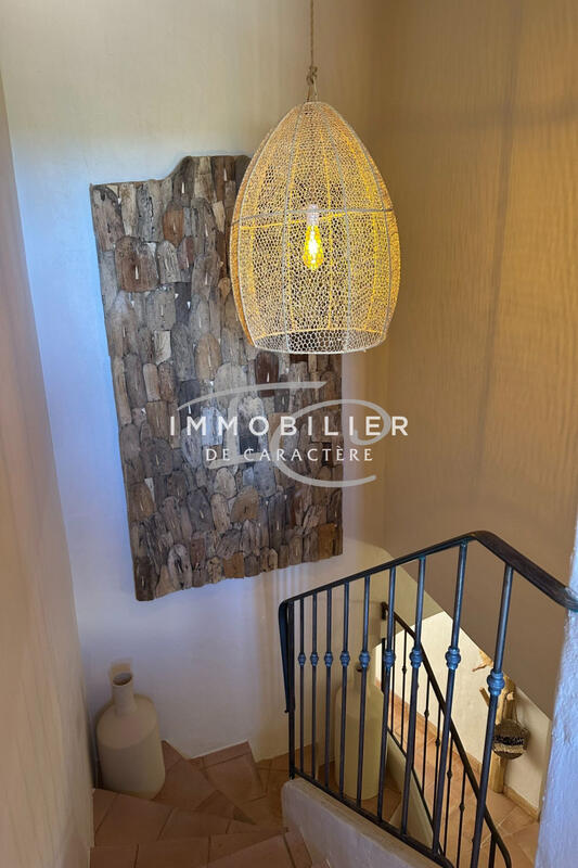 Maison - 231 m² - 6 pièces