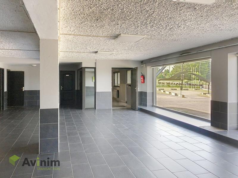 Local commercial - 1 000 m²