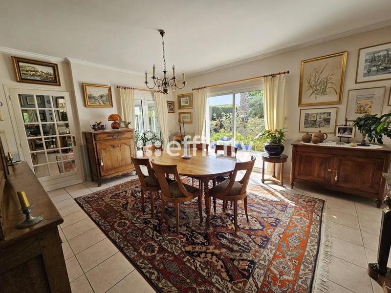 Maison - 196 m² - 7 pièces