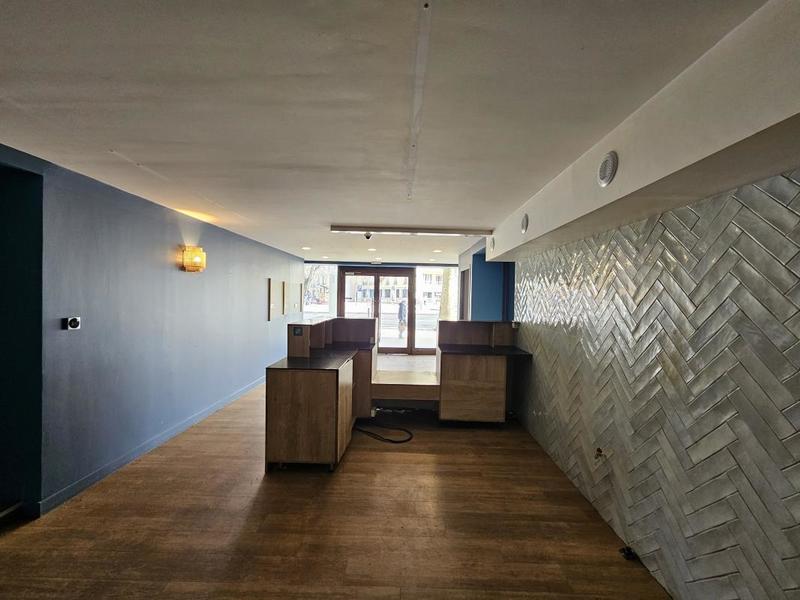 Local commercial - 166 m² - 3 pièces