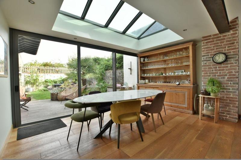 Maison - 208 m² - 7 pièces