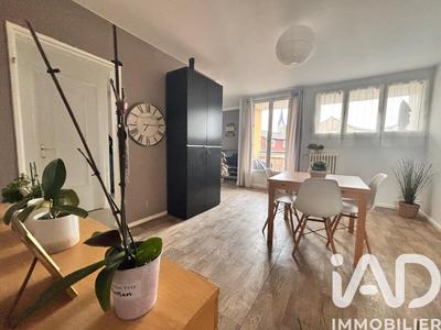 Appartement - 79 m² - 5 pièces