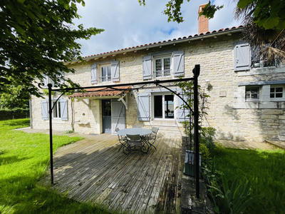 Maison - 220 m² - 5 pièces