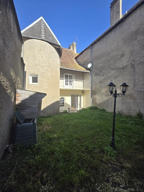 Maison - 102 m² - 4 pièces