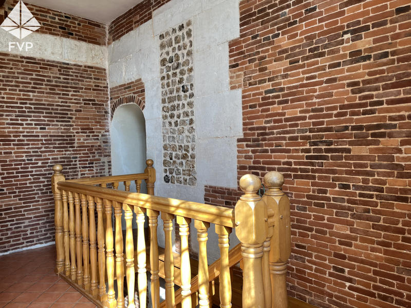 Propriété - 284 m² - 9 pièces