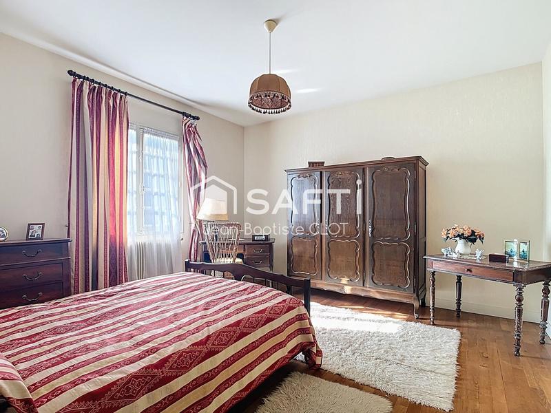 Maison - 200 m² - 7 pièces