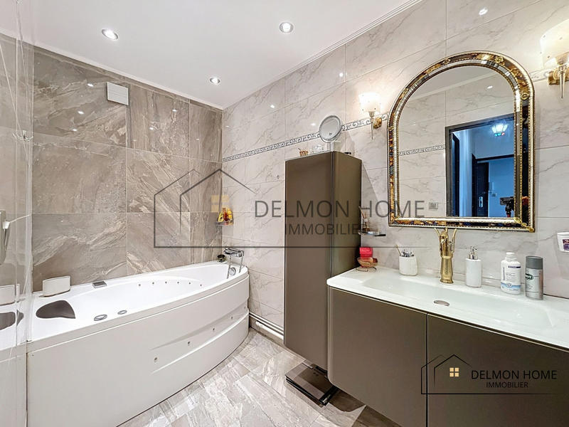 Appartement - 102 m² - 5 pièces