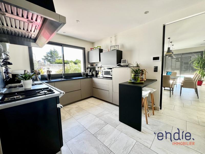 Maison - 185 m² - 6 pièces