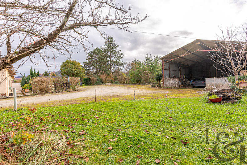 Maison - 365 m² - 13 pièces