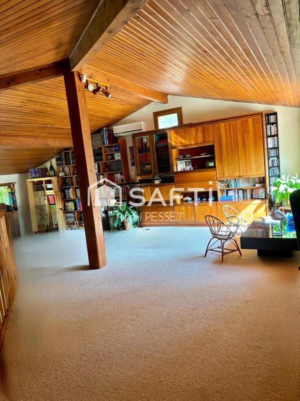 Maison - 180 m² - 6 pièces