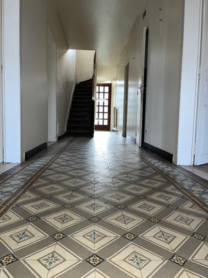 Maison - 305 m² - 8 pièces