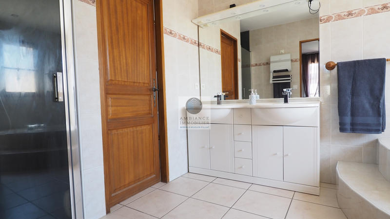 Maison - 179 m² - 7 pièces