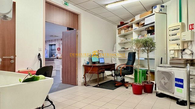 Local commercial - 154 m² - 3 pièces