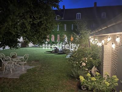 Maison de ville - 267 m² - 8 pièces