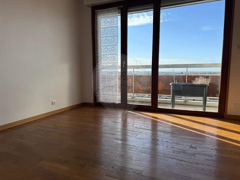 Appartement - 100 m² - 4 pièces