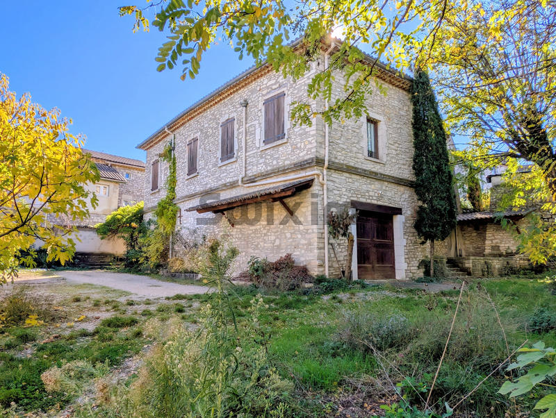 Maison - 479 m² - 15 pièces