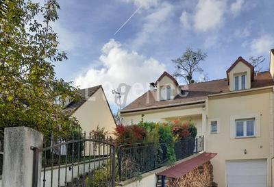 Maison - 136 m² - 6 pièces