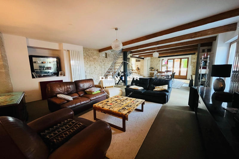 Maison - 307 m² - 7 pièces