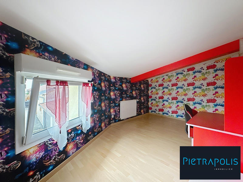 Maison - 380 m² - 6 pièces