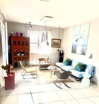 Maison - 200 m² - 8 pièces