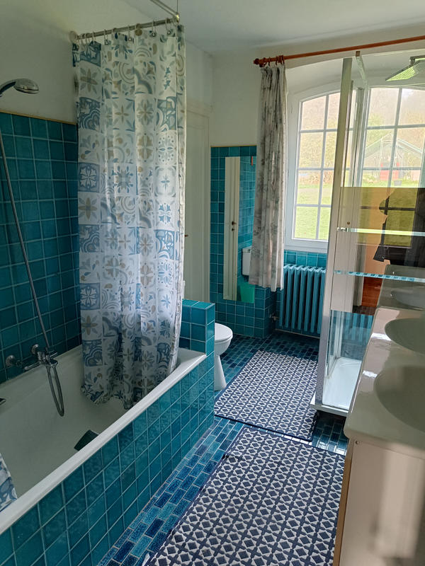 Propriété - 241 m² - 6 pièces