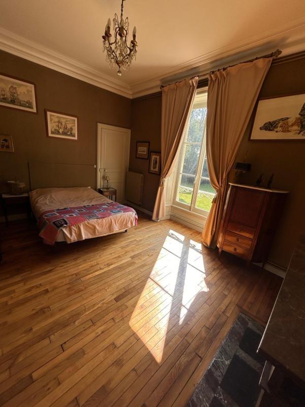 Maison - 400 m² - 16 pièces