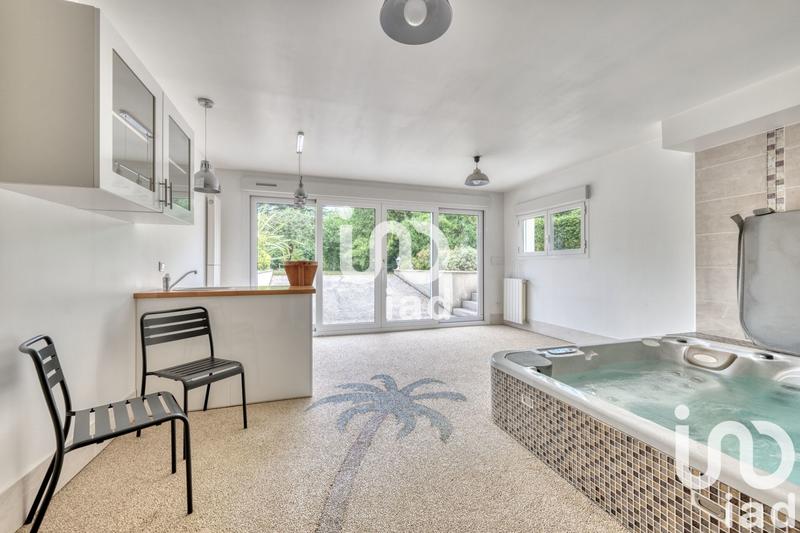 Maison - 199 m² - 6 pièces