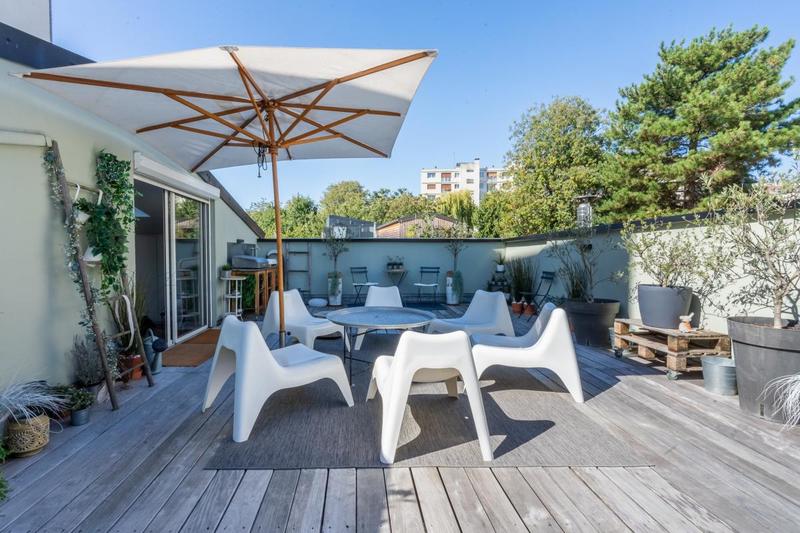 Maison - 259 m² - 10 pièces