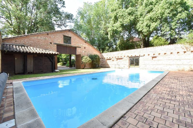 Maison de maîtres - 240 m² - 6 pièces