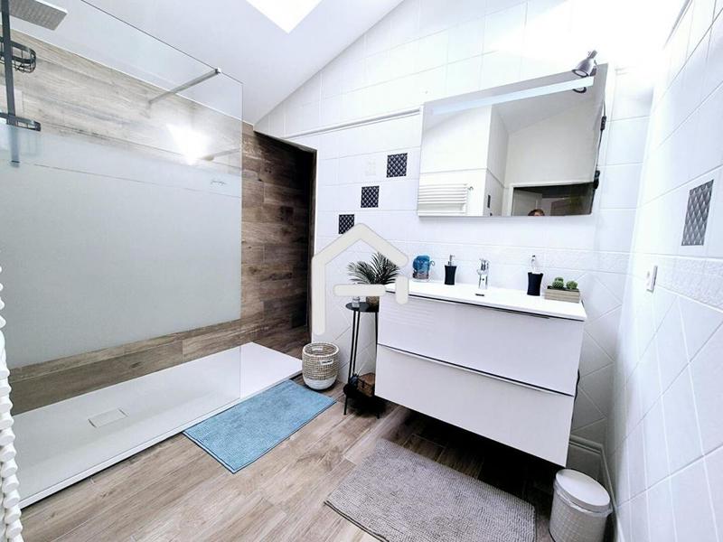 Maison - 170 m² - 6 pièces