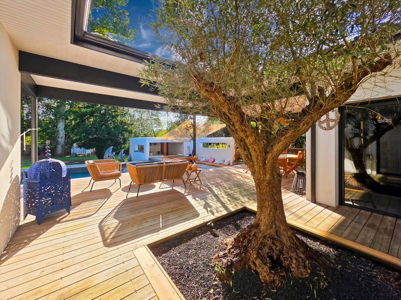 Maison - 204 m² - 7 pièces