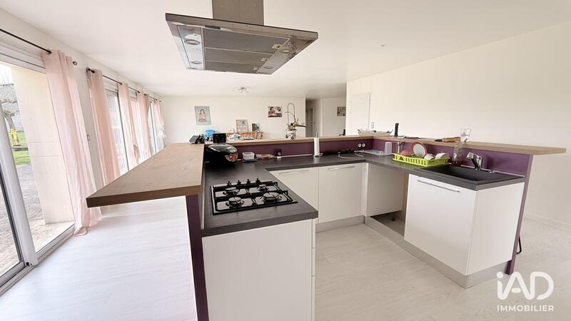 Maison - 226 m² - 8 pièces