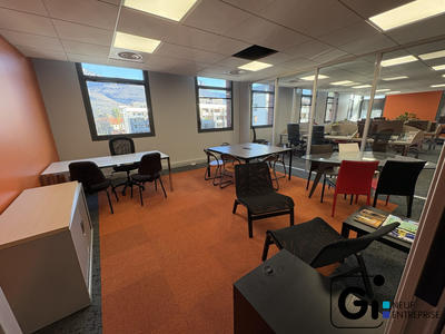 Bureau - 126 m² - 2 pièces