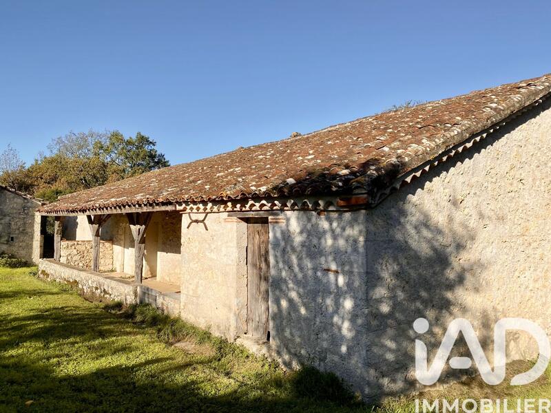 Maison - 220 m² - 12 pièces