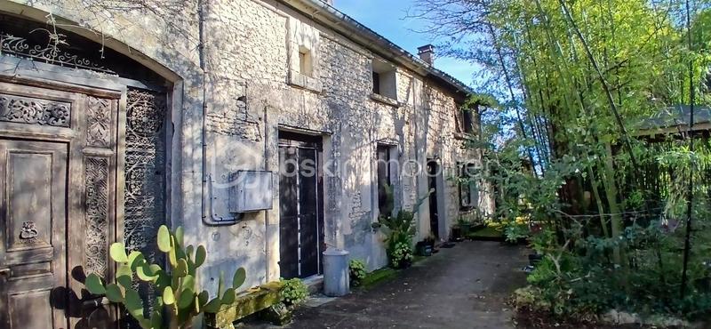 Demeure - 379 m² - 9 pièces