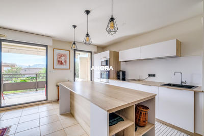 Appartement - 82 m² - 4 pièces