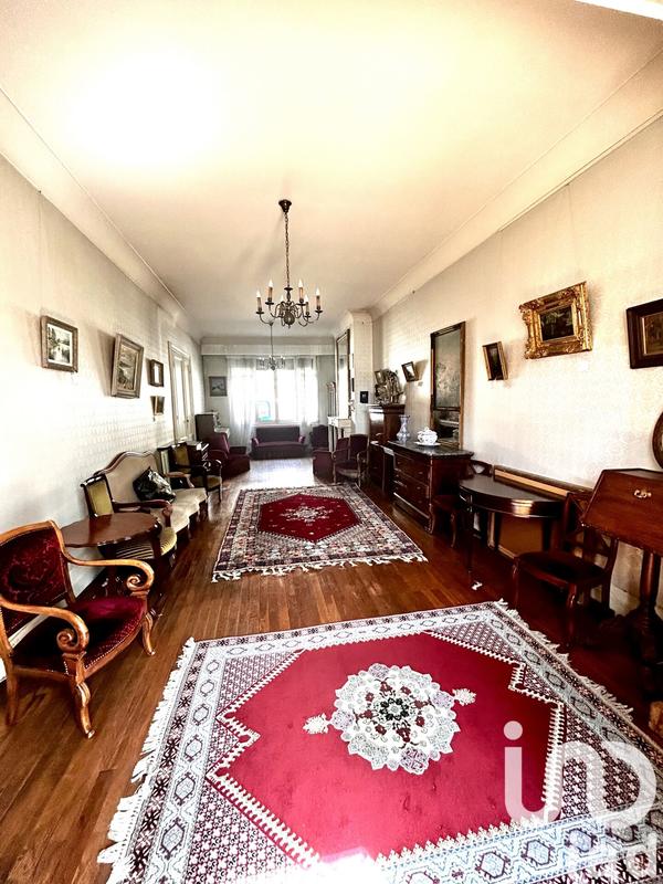 Maison - 227 m² - 9 pièces