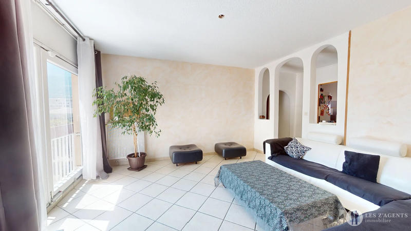 Appartement - 107 m² - 6 pièces