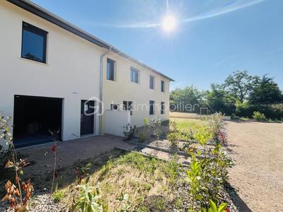 Maison - 92 m² - 4 pièces