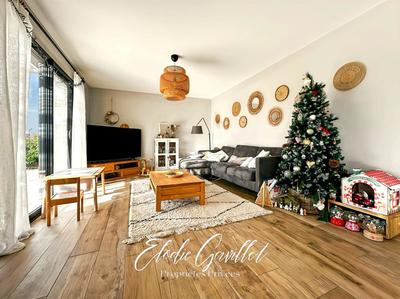 Maison - 111 m² - 5 pièces