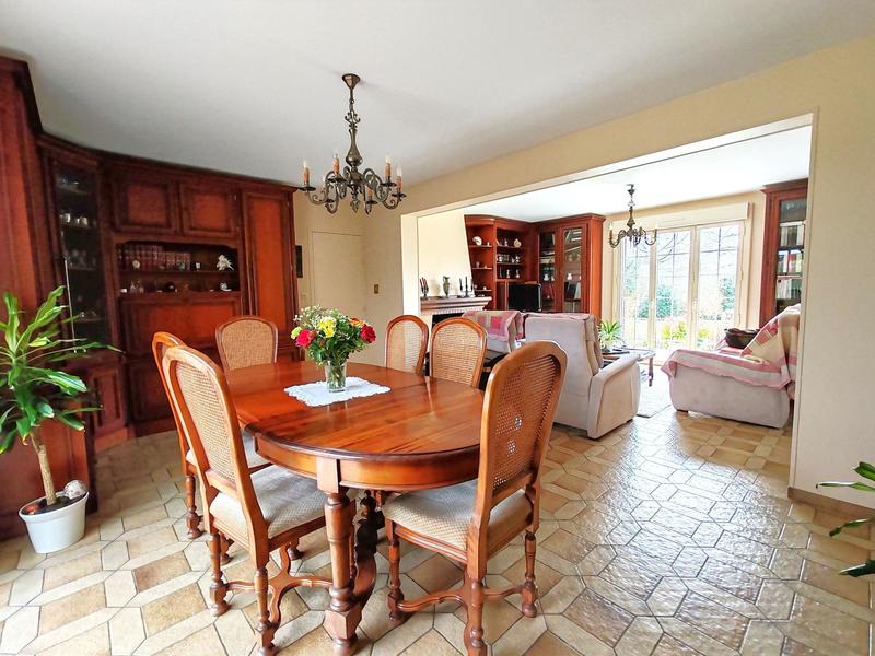 Maison - 190 m² - 8 pièces