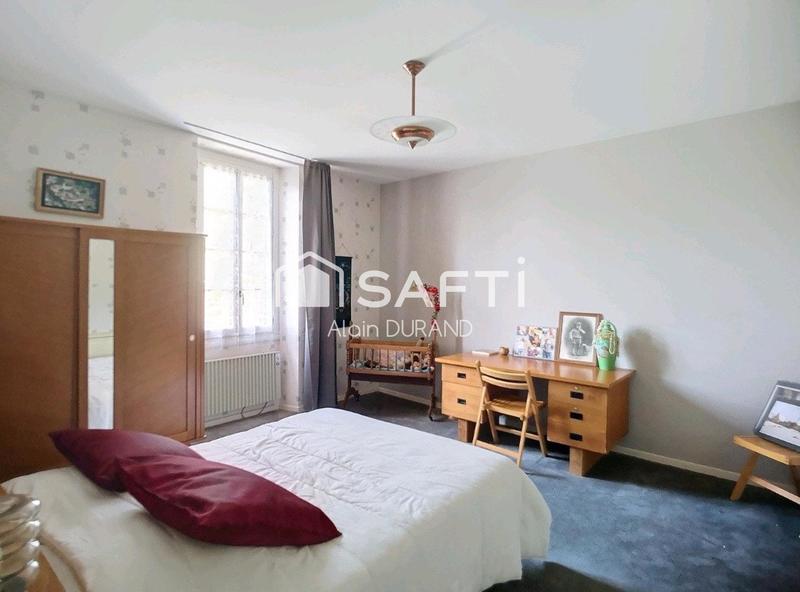 Maison - 204 m² - 7 pièces