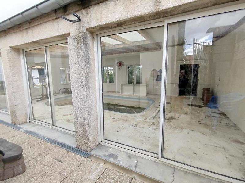 Maison - 242 m² - 6 pièces