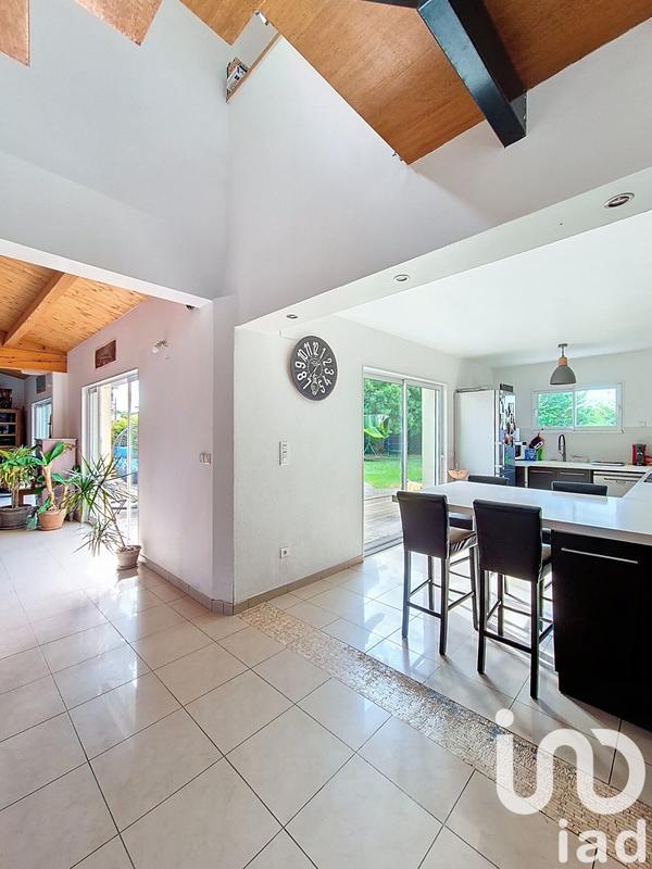 Maison - 201 m² - 6 pièces