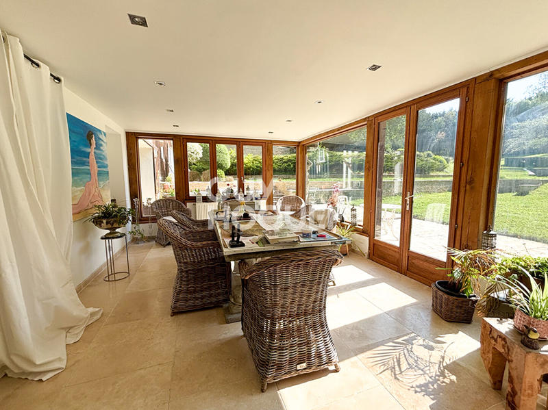 Maison - 460 m² - 16 pièces