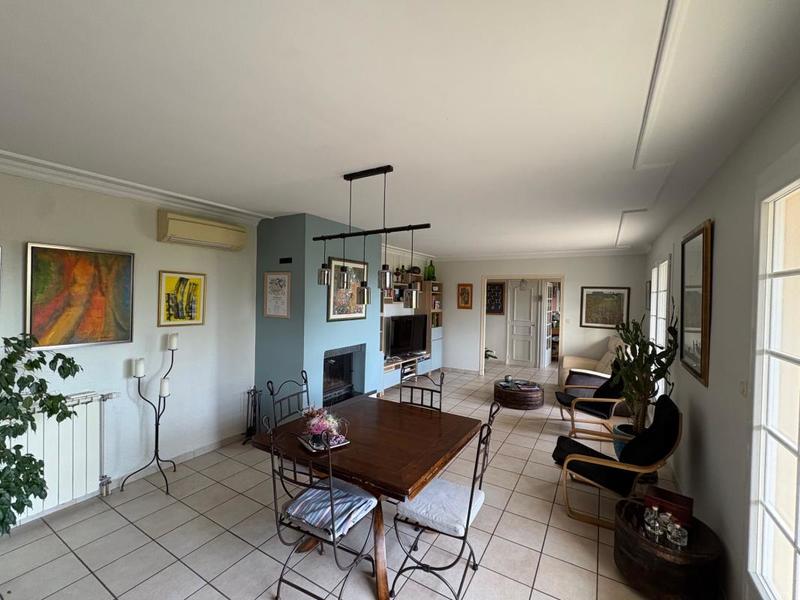Propriété - 125 m² - 4 pièces
