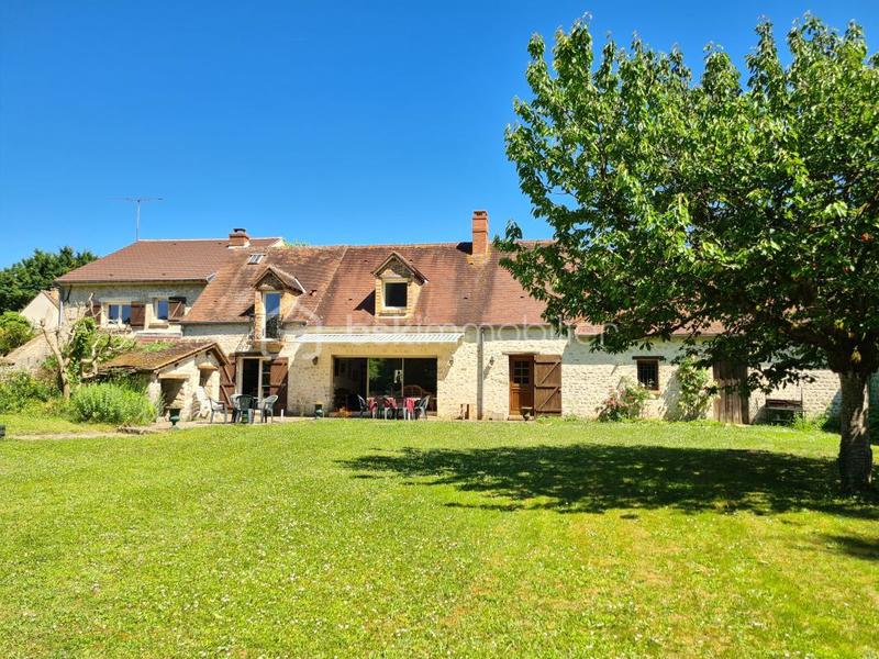 Maison - 250 m² - 11 pièces