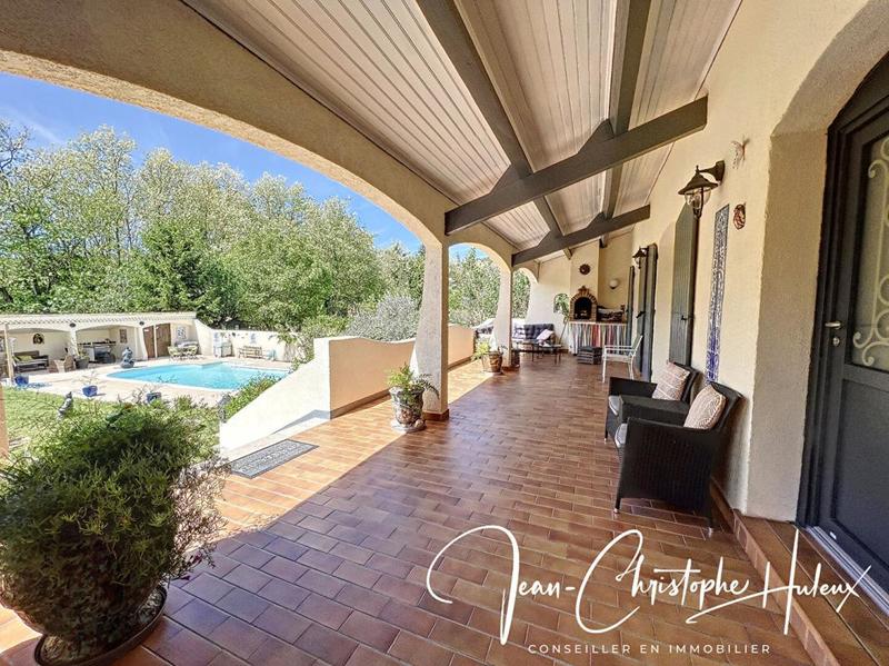 Villa - 200 m² - 8 pièces