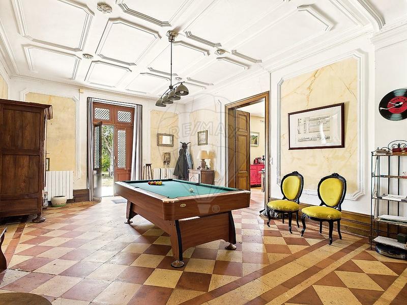 Maison de maîtres - 531 m² - 11 pièces