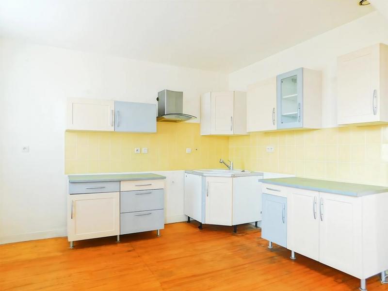 Maison - 210 m² - 8 pièces